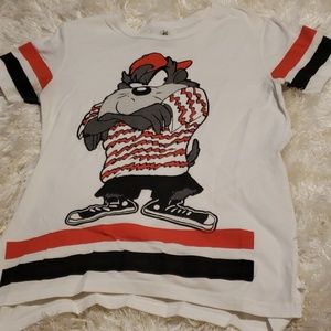 Women's Small size Vintage Taz Lonney Tunes shirt